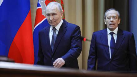 Władimir Putin i Aleksandr Bortnikow, dyrektor Federalnej Służby Bezpieczeństwa Rosji, fot. PAP/EPA/SPUTNIK POOL/MIKHAIL METZEL / SPUTNIK / KREMLIN POOL
