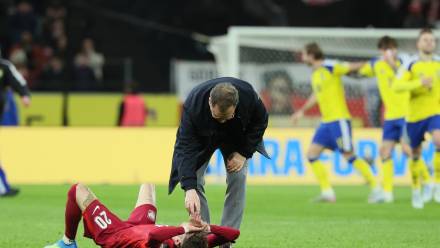 Trener reprezentacji Polski Jan Urban i piłkarz Sebastian Szymański. Fot. PAP/Leszek Szymański