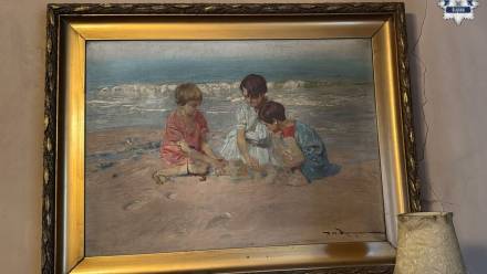 Odnaleziony obraz „Dzieci nad wodą” autorstwa Feliksa Michała Wygrzywalskiego. Fot. KWP Katowice