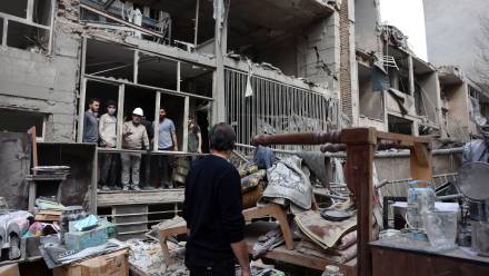 Zniszczenia po ataku rakietowym na Teheran. Fot. PAP/EPA/ABEDIN TAHERKENAREH 