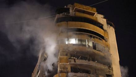 Zniszczenia po ataku rakietowym na Bejrut. Fot. PAP/EPA/WAEL HAMZEH