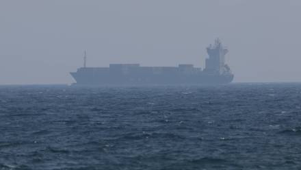 Statek Cargo w cieśninie Ormuz. Fot. PAP/EPA/ALI HAIDER 