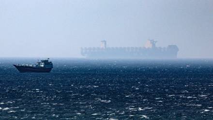 Statki w cieśninie Ormuz Fot. PAP/EPA/ALI HAIDER