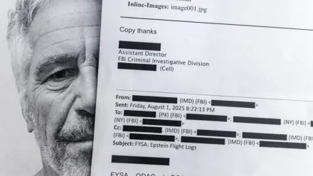 Wydruk z dokumentów Jeffrey'a Epsteina. Zdj. Ilustracyjne. Fot. PAP/EPA/CRISTOBAL HERRERA-ULASHKEVICH