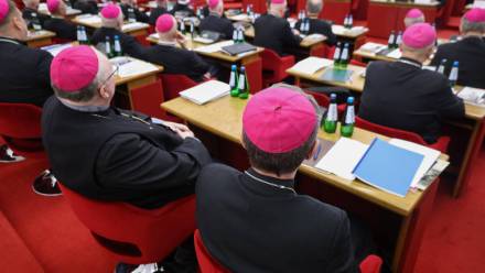 Biskupi w czasie obrad 404. Zebrania Plenarnego Konferencji Episkopatu Polski Fot. PAP/Albert Zawada