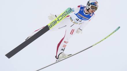 Stephan Embacher podczas konkursu w Oslo Fot. PAP/EPA/Terje Pedersen