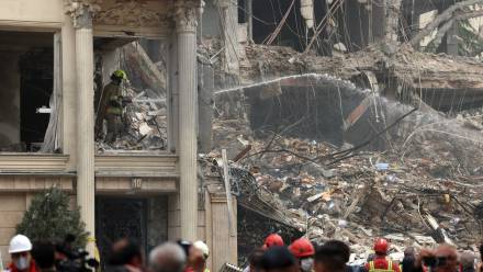 Zniszczenia po uderzeniach w Teheranie Fot. PAP/EPA/ABEDIN TAHERKENAREH