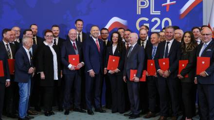 Prezydent Karol Nawrocki z członkami nowo powołanej Rady ds. Biznesu. Fot. PAP/Paweł Supernak 