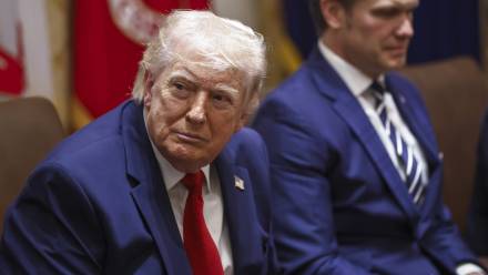 Prezydent USA Donald Trump i szef Pentagonu Pete Hegseth. Fot. PAP/EPA/WILL OLIVER / POOL 