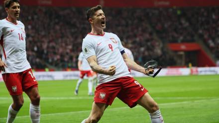 Robert Lewandowski cieszy się z gola Fot. PAP/Leszek Szymański