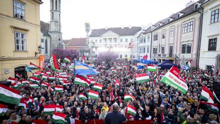 Premier Węgier i przewodniczący partii Fidesz Viktor Orbán przemawia do zwolenników podczas wiecu wyborczego Fot. PAP/EPA/AKOS KAISER/HUNGARIAN PM GENERAL DEPARTMENT OF COMMUNICATION