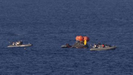 Statek Orion z austonautami misji Artemis II na pokładzie. Fot. PAP/EPA/JOEL KOWSKY