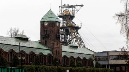 KWK Wieczorek w Katowicach w 2015 r. Fot. PAP/Andrzej Grygiel