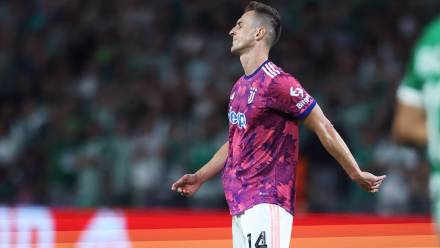 Arkadiusz Milik. Fot. PAP/EPA/ABIR SULTAN