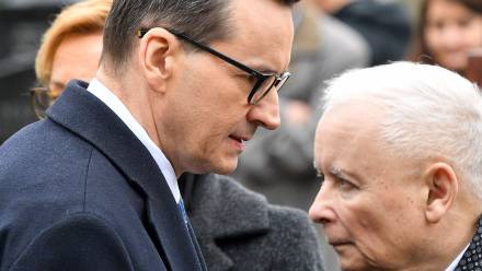 Prezes PiS Jarosław Kaczyński i b. premier Mateusz Morawiecki. Fot. PAP/	Radek Pietruszka