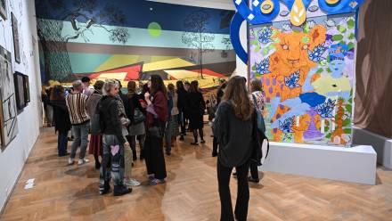 Pokaz prasowy wystawy „O czym wspólnie marzymy? Globalne związki - porzucone przyjaźnie” w Narodowej Galerii Sztuki Zachęta w Warszawie. Fot. PAP/Radek Pietruszka