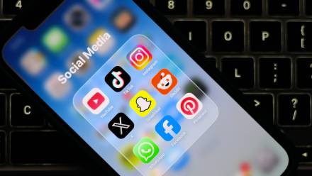 Media społecznościowe (zdjęcie ilustracyjne). Fot. EPA/ADAM VAUGHAN