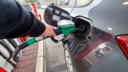 Stacja paliw. Fot. PAP/Marcin Bielecki