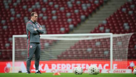  Selecjoner piłkarskiej reprezentacji Polski Jan Urban podczas treningu kadry w Warszawie, fot. PAP/Leszek Szymański