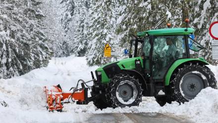Odśnieżanie szlaków w Tatrach. Fot. PAP/Grzegorz Momot 