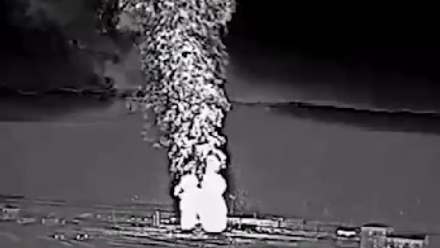 Nalot spowodował pożar w rafinerii. Fot. X/Defense of Ukraine (zdjęcie ilustracyjne)