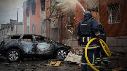  Chersoń, położony nad Dnieprem, jest bardzo często ostrzeliwany przez siły rosyjskie okupujące tereny na drugim brzegu rzeki. Fot. X/DSNS.GOV.UA (zdjęcie ilustracyjne)