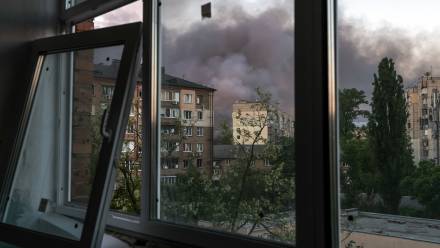 Skutki rosyjskiego ataku na Kijów Fot. PAP/Vladyslav Musiienko