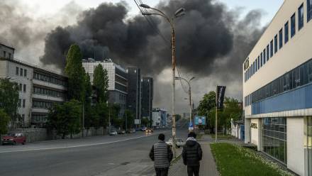 Dym po ataku Rosji na Kijów Fot. PAP/EPA/MAXYM MARUSENKO