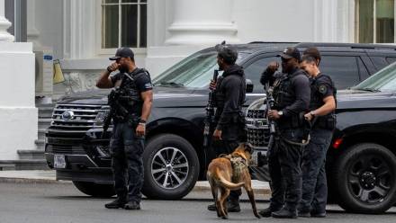 Funkcjonariusze Secret Service. Fot. PAP/ EPA/KEN CEDENO
