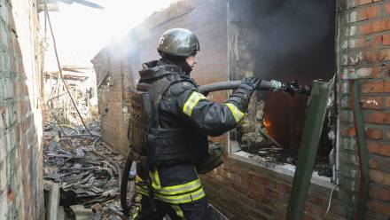Rosyjskie naloty na Ukrainę. Fot. PAP/EPA/SERGEY KOZLOV 