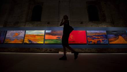 Pokaz przedpremierowego Biennale Sztuki w Wenecji. Fot. PAP/EPA/ZOLTAN BALOGH