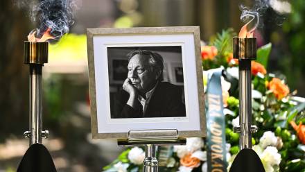Krzysztof Piesiewicz spoczął na Starych Powązkach. Fot. PAP/	Przemysław Piątkowski