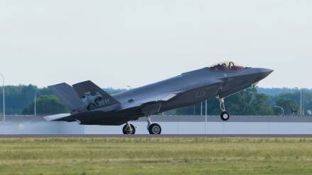 Uroczystość powitania pierwszych polskich samolotów F-35 Fot.  PAP/Marian Zubrzycki