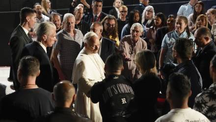  Papież Leon XIV w ośrodku penitencjarnym Brians Fot. PAP/EPA/ALEJANDRO GARCIA