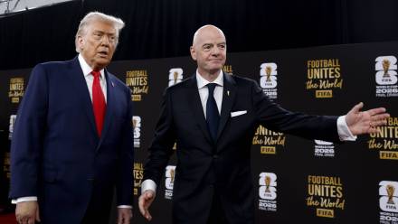 Donald Trump i szef FIFA Gianni Infantino, fot. PAP/EPA/WILL OLIVER