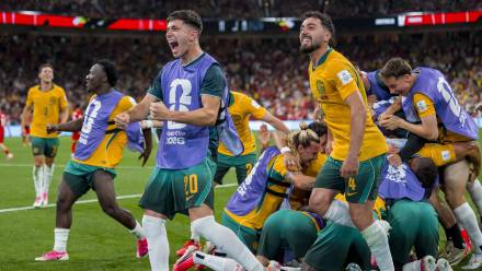 Australijscy piłkarze na stadionie BC Place w Vancouver wygrali z Turcją 2:0. Fot. PAP/EPA/	BOB FRID