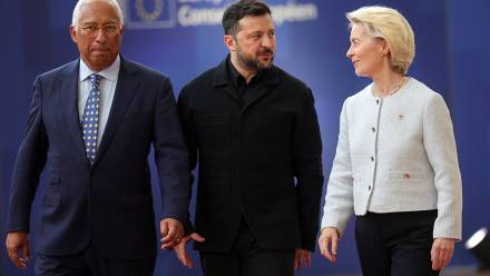 Rozmowy zaczną od spotkania z prezydentem Ukrainy Wołodymyrem Zełenskim. Fot. PAP/EPA/OLIVIER MATTHYS