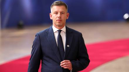 Premier Węgier Peter Magyar. Fot. PAP/EPA/OLIVIER MATTHYS