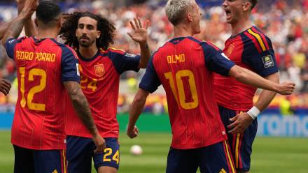 Hiszpania pokonała Belgię 2:1. Fot. PAP/EPA/SCOTT STRAZZANTE