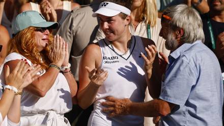 Linda Noskova. Fot. PAP/EPA/TOLGA AKMEN