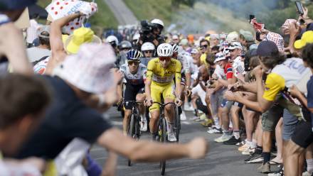 Wyścig kolarski Tour de France Fot. PAP/EPA/GUILLAUME HORCAJUELO