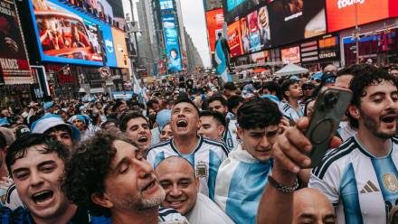 Kibice reprezentacji Argentyny w Nowym Jorku, fot. PAP/EPA/OLGA FEDOROVA