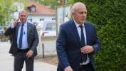 Senator KO Grzegorz Schetyna (P) w drodze na uroczystości pogrzebowe Andrzeja Olechowskiego Fot. PAP/Rafał Guz