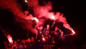 Piłkarze Lecha Poznań świętują razem z kibicami zdobycie mistrzostwa Polski. fot. PAP/Jakub Kaczmarczyk