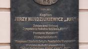 Uroczystość odsłonięcia tablicy pamiątkowej kpt. Jerzego Mindziukiewicza „Jura”na budynku e Związku Powstańców Warszawskich w Warszawie. Fot. PAP/Tomasz Gzell