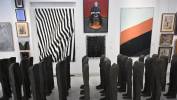 Konstrukcja "Bambini" autorstwa Magdaleny Abakanowicz zaprezentowana na wystawie przedaukcyjnej w Domu Aukcyjnym Polswiss Art w Warszawie. Fot. PAP/Radek Pietruszka