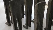 Konstrukcja "Bambini" autorstwa Magdaleny Abakanowicz zaprezentowana na wystawie przedaukcyjnej w Domu Aukcyjnym Polswiss Art w Warszawie. Fot. PAP/Radek Pietruszka