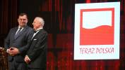  Minister rolnictwa i rozwoju wsi Stefan Krajewski (L) i prezes zarządu Fundacji Polskiego Godła Promocyjnego „Teraz Polska” Krzysztof Przybył (2L). Fot. PAP/Marcin Obara
