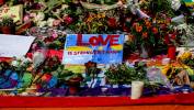Upamiętnienie ofiary oraz rannych ataku na paradę równości w Berlinie. Fot. PAP/EPA/FILIP SINGER 