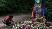 Upamiętnienie ofiary oraz rannych ataku na paradę równości w Berlinie. Fot. PAP/EPA/FILIP SINGER 